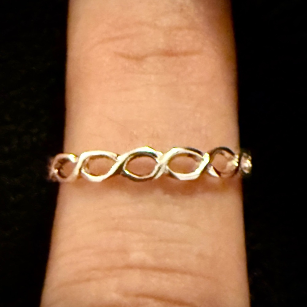 Elegant pure silver Ring